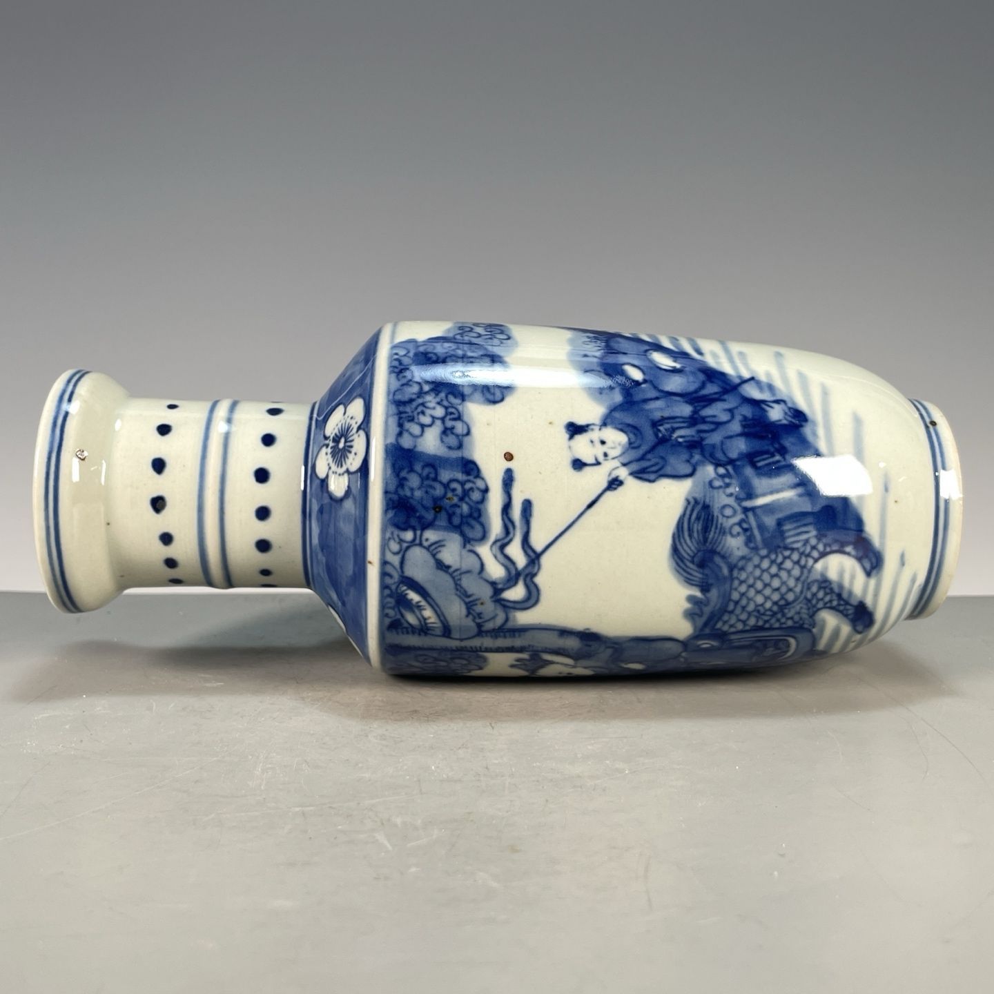 青と白の磁器ルール花瓶手描きキリン子供を運ぶ模様ヴィンテージ - Vintage Collectible Pottery のレビューと価格