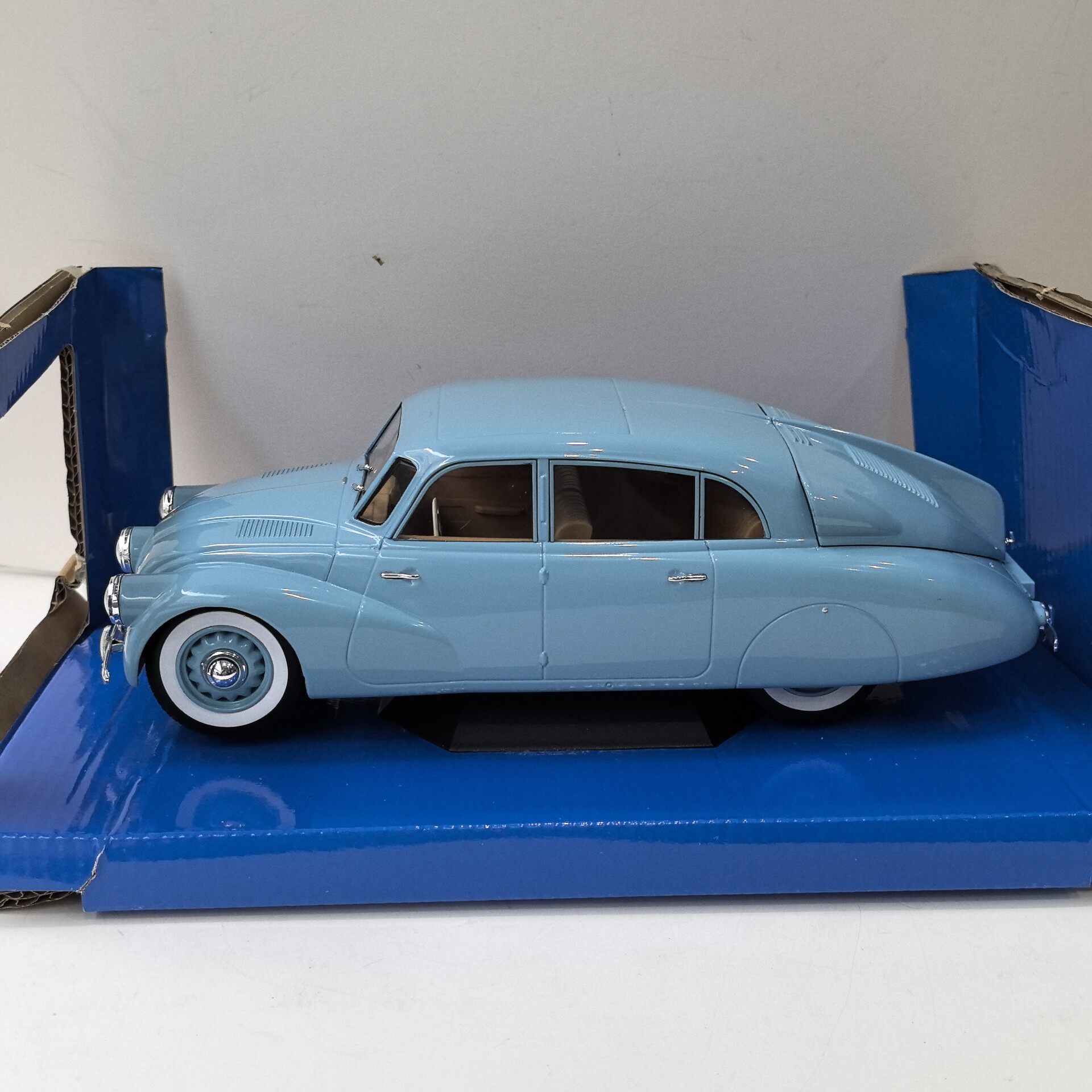 MCGダイキャスト 1/18スケール TATRA 87 ヴィ - Vintage And Collectible Toys のレビューと価格