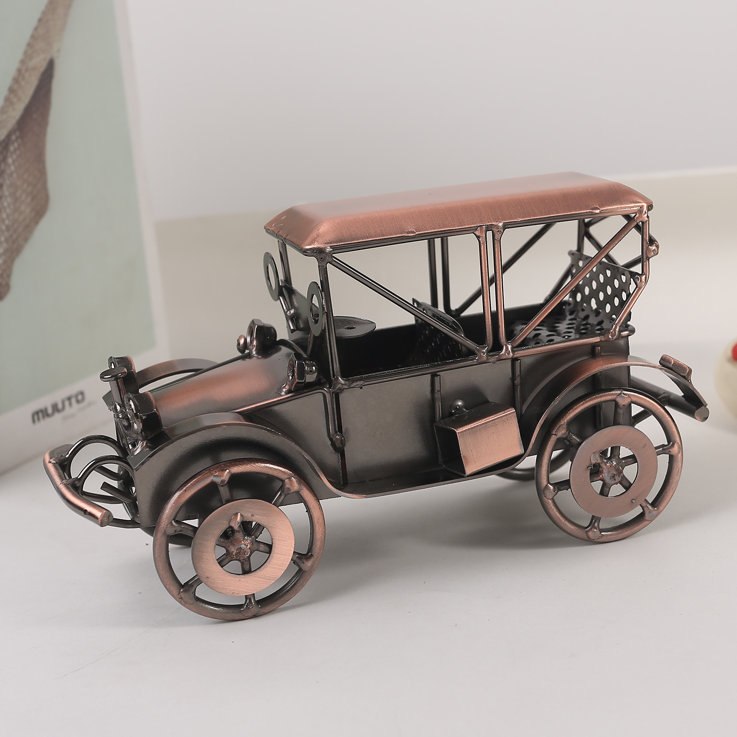 ヨーロッパスタイルのヴィンテージ合金古い車の模型装飾品クリエ - Vintage And Collectible Toys のレビューと価格
